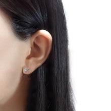 將圖片載入圖庫檢視器 18K白金鑽石耳環

